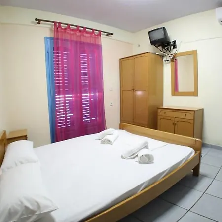 Flora Bed & Breakfast Porto Koufo