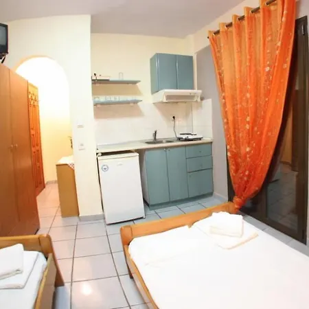 Bed & Breakfast Flora Porto Koufo