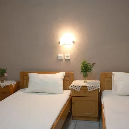 Flora Bed & Breakfast Porto Koufo