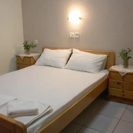 Flora Bed & Breakfast *